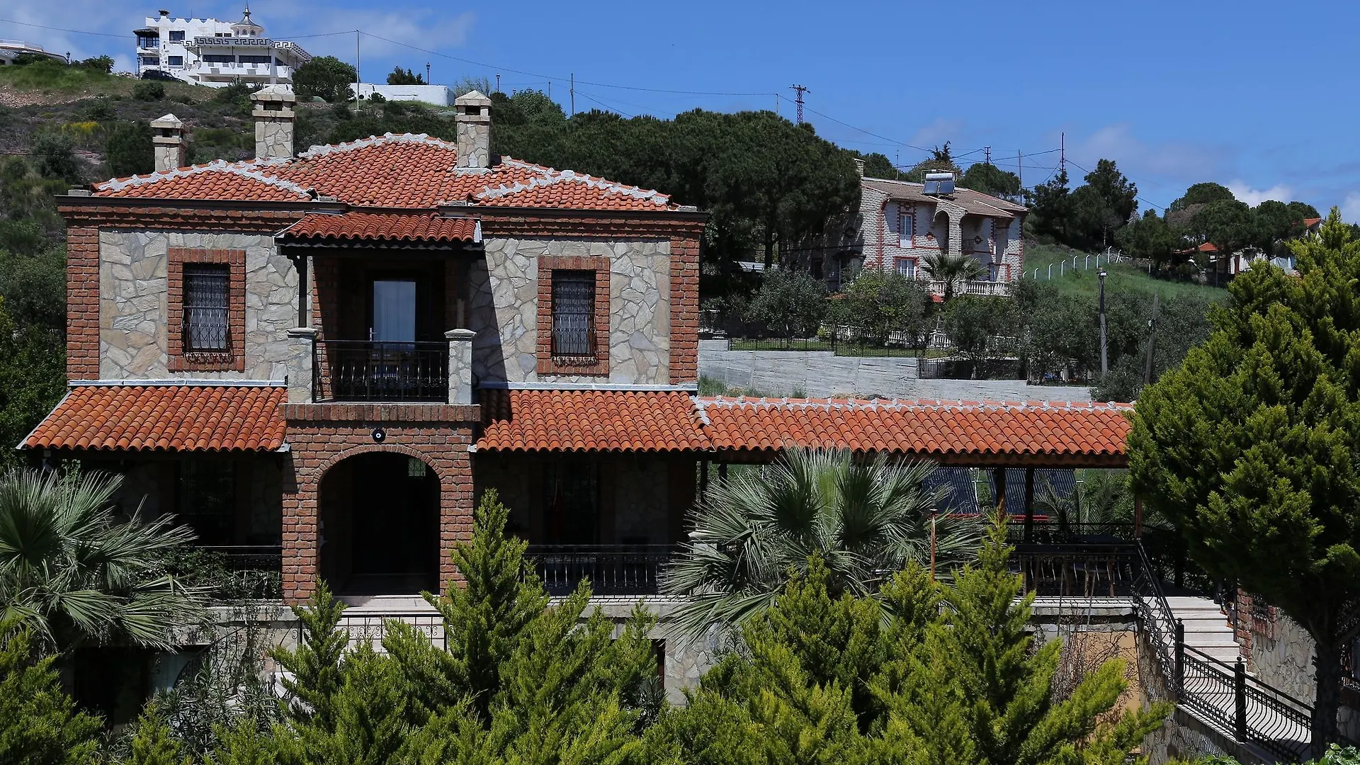 **  Cunda Sir Otel Ayvalı Türkiye